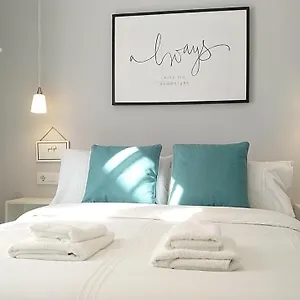https://azahar-apartments-calle-larga-23.hotelsincadiz.net