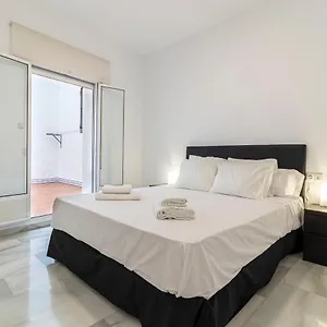 https://apartamento-nuevo-plaza-arenal.es-andalucia.com